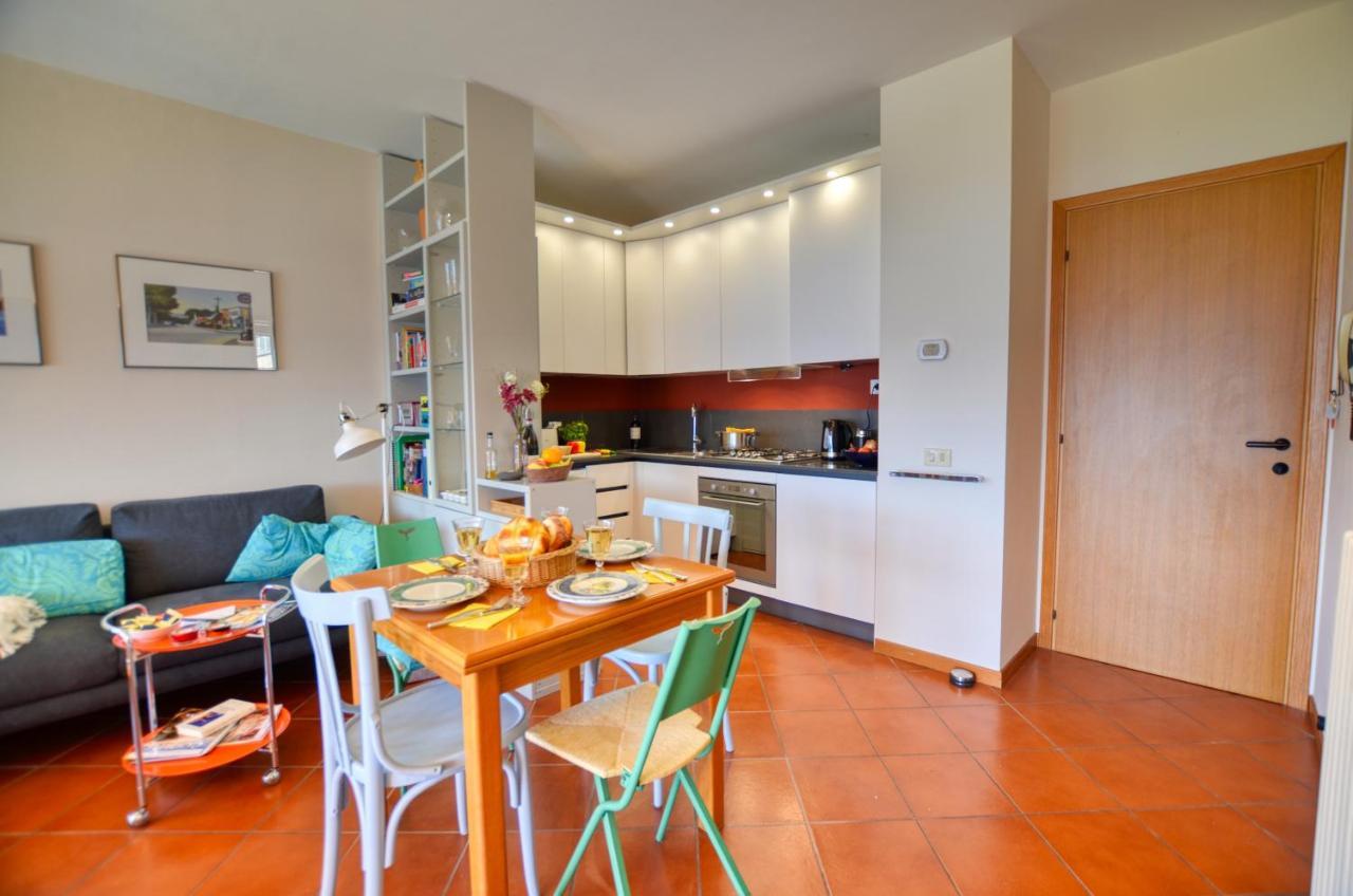 2-Bedroom Lakeview Apartment Bella Gaeta サン・シーロ エクステリア 写真