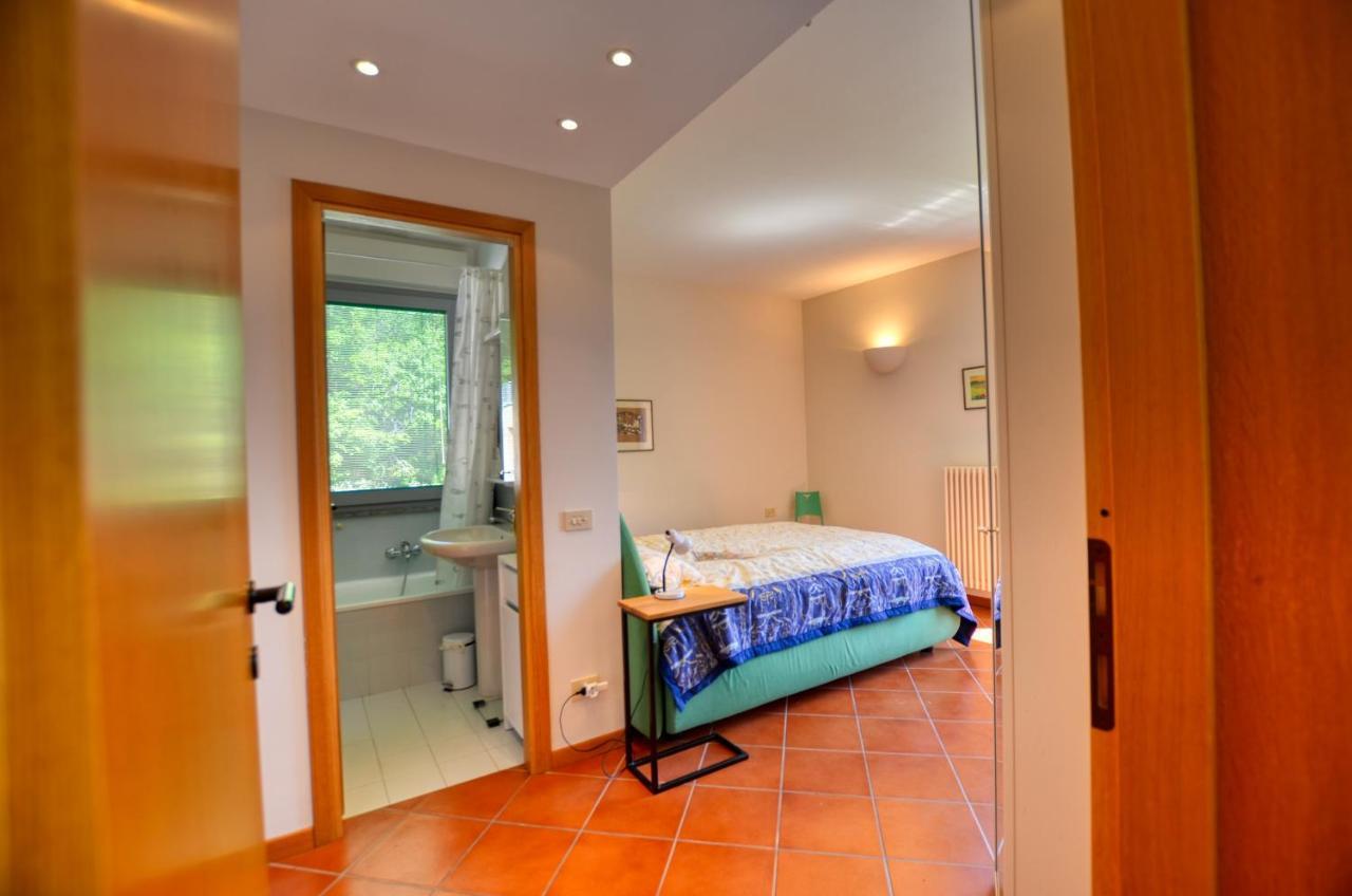 2-Bedroom Lakeview Apartment Bella Gaeta サン・シーロ エクステリア 写真