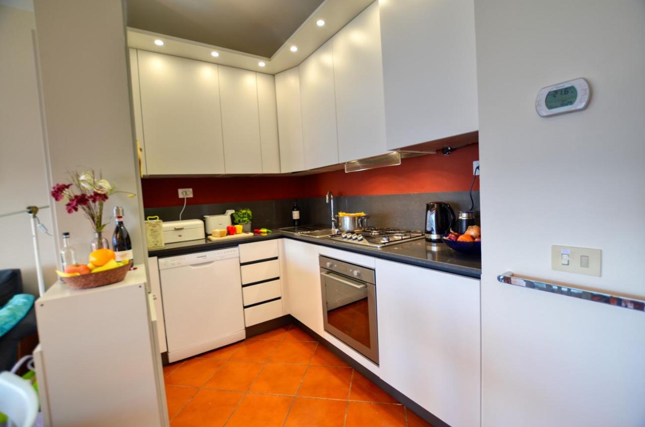 2-Bedroom Lakeview Apartment Bella Gaeta サン・シーロ エクステリア 写真