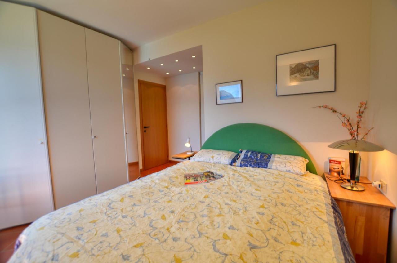 2-Bedroom Lakeview Apartment Bella Gaeta サン・シーロ エクステリア 写真